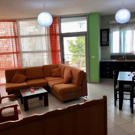 סרנדה Lorenso Guest House מראה חיצוני תמונה