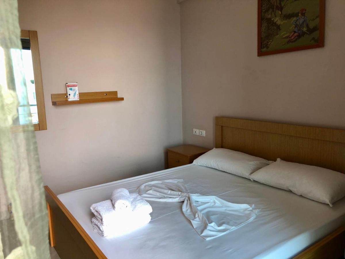 סרנדה Lorenso Guest House מראה חיצוני תמונה
