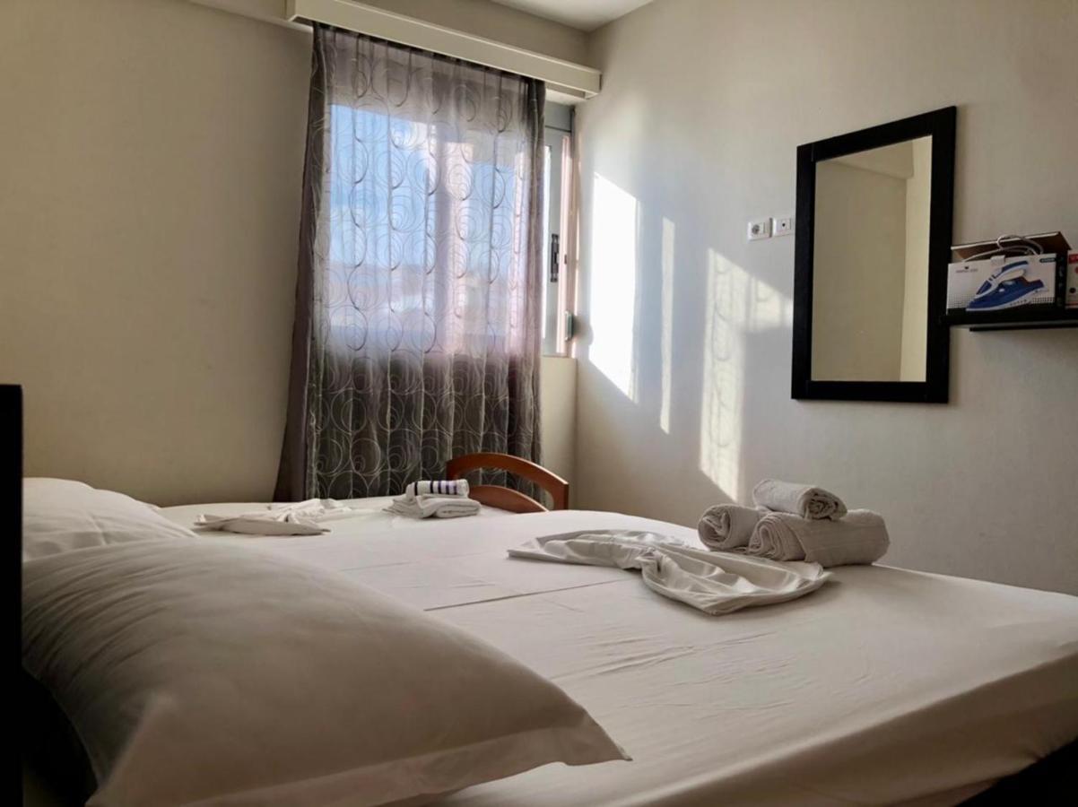סרנדה Lorenso Guest House מראה חיצוני תמונה